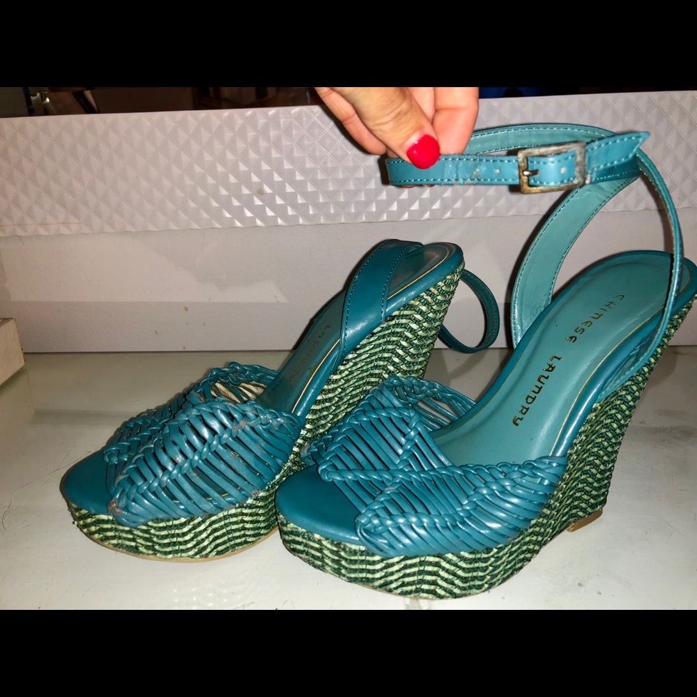 Chinese Laundry blue/teal wedges